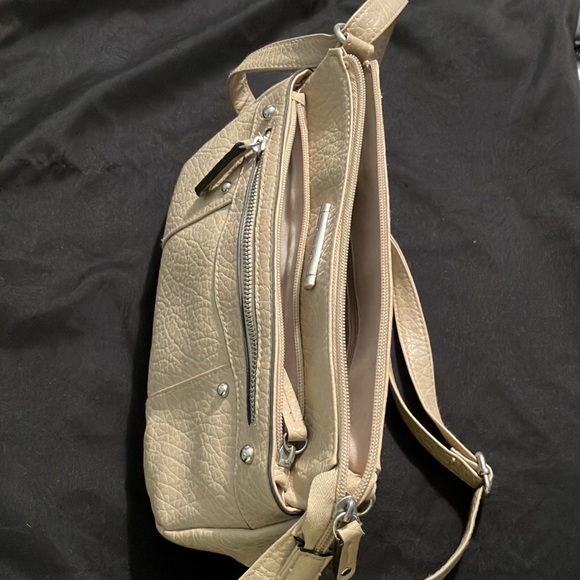 Jaclyn Smith purse - Tan, 3 pockets, 11”x5”x7” - Picture 4 of 12